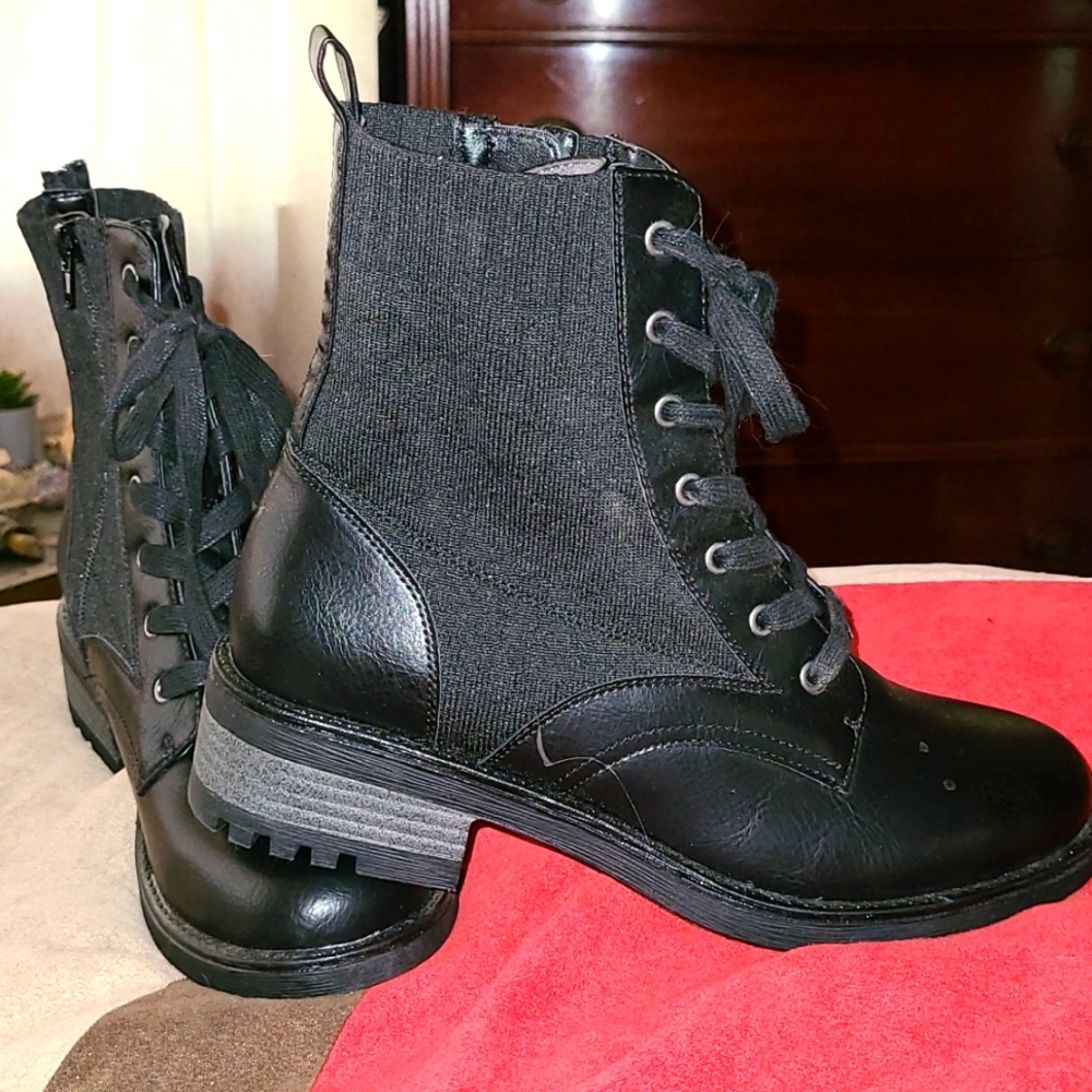 Lifestyle combat boots